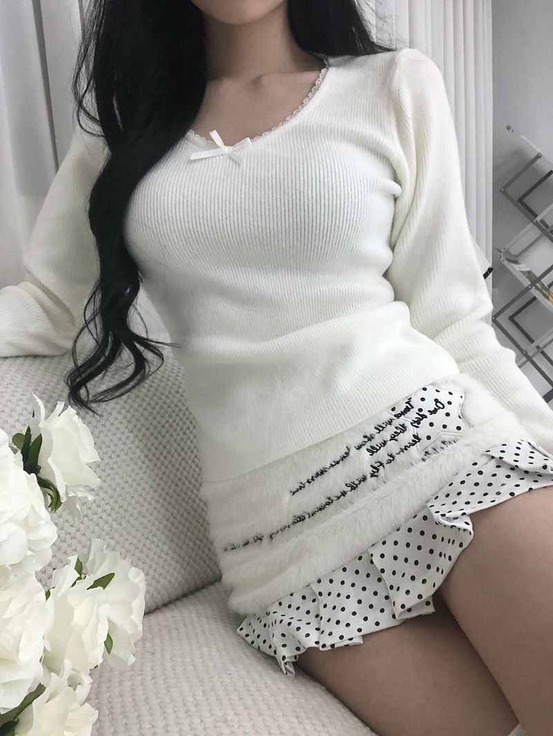 onthenextpage（オンザネクストページ）の「Cozy Ribbon Sweater(3 colors)（Tops）」