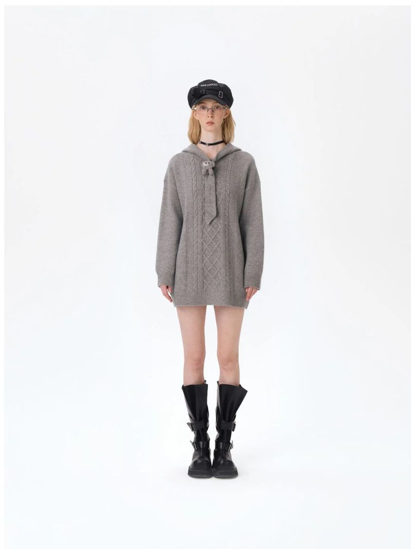 13DE MARZO（トレセ・デ・マルゾ）の「13DE MARZO Bear Knit Hoodie Dress Grey（Dresses）」