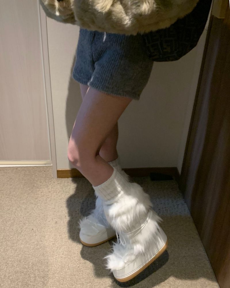Snow boots