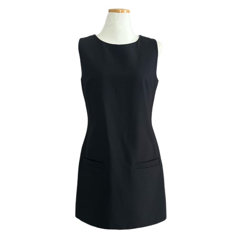 Classic Mae Simple Line Two-Pocket Mini Dress