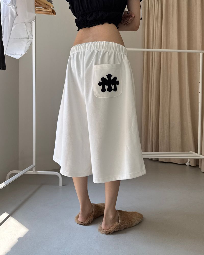 YEOWOONKOREA（ヨウンコリア）の「クロススウェットバミューダパンツ (Unisex)（パンツ）」