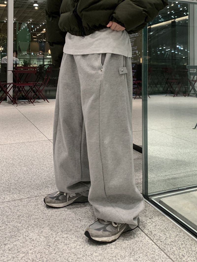 WHAT A LOOK（ワット ア ルック）の「ベロンスナップバルーンパンツ（パンツ）」