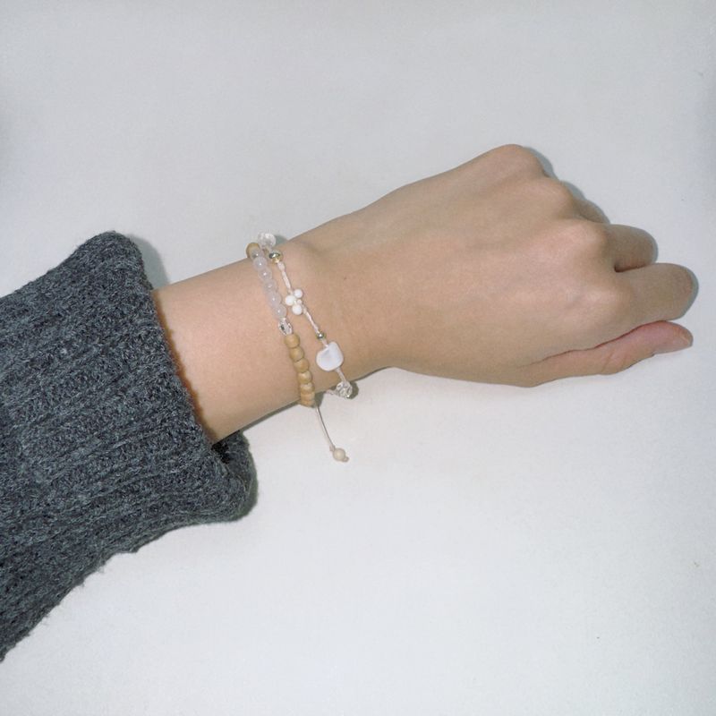 warm woodball bracelet (white)