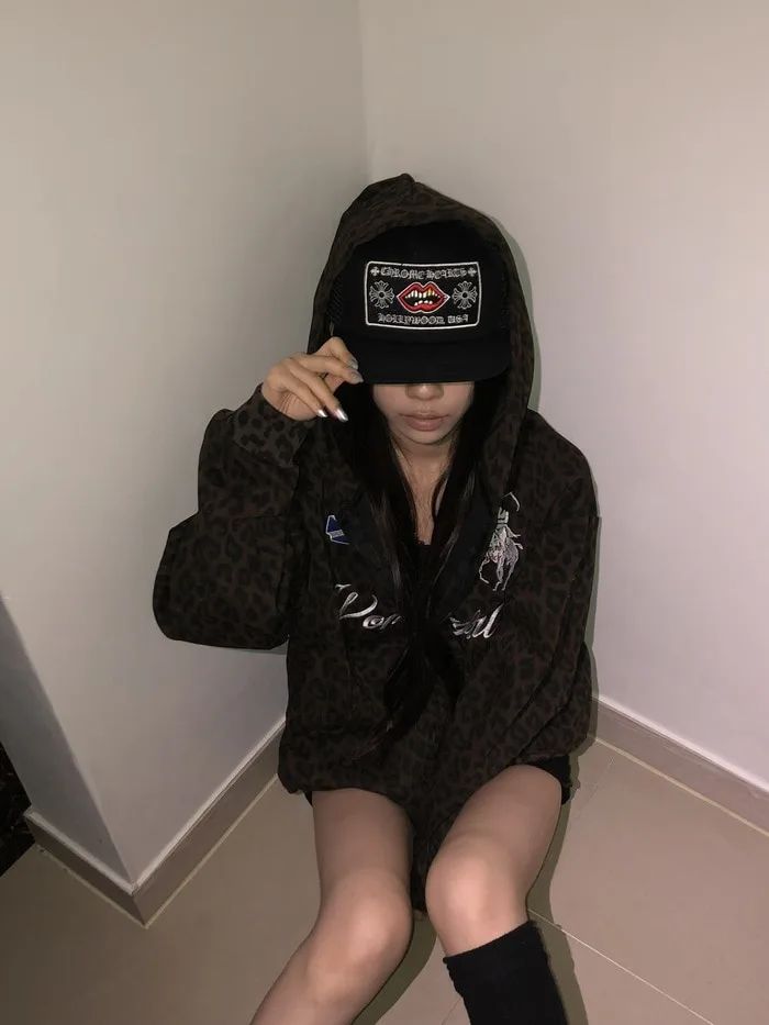 バッドカットレオパードフーディー