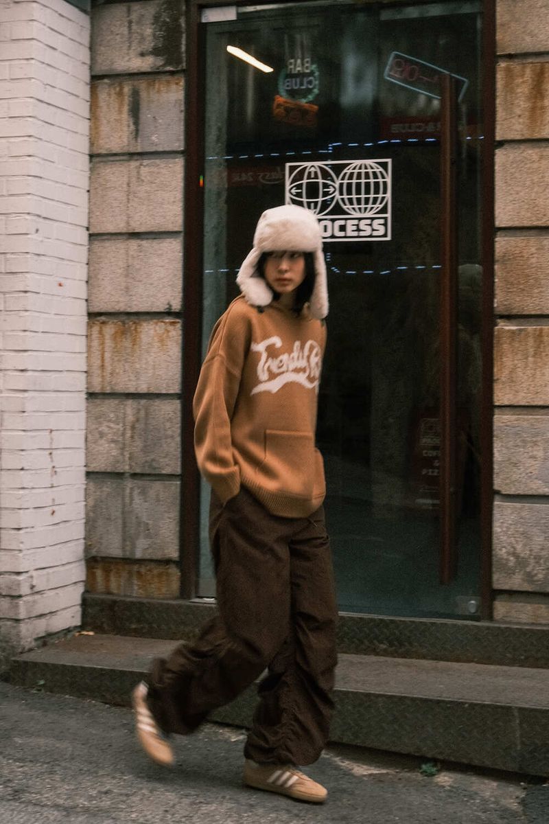 RE: WAVE LOGO KNIT HOODIE - SANDBEIGE