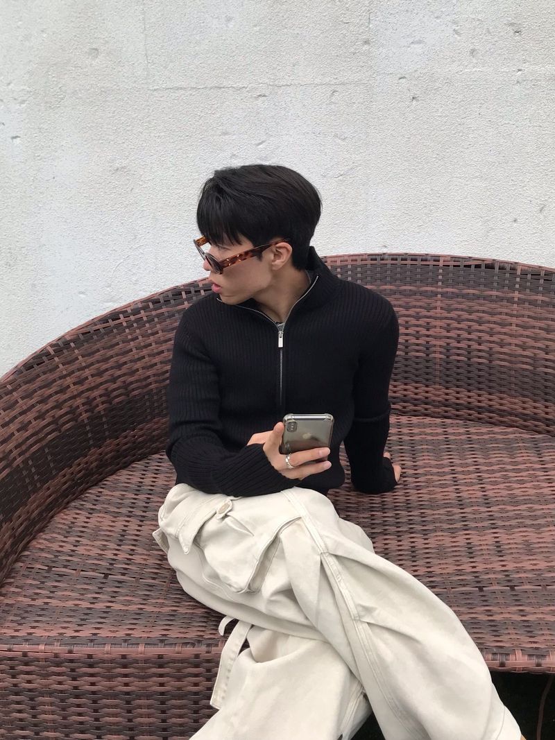 Rib Line Muscle Fit Zip-Up Knit
