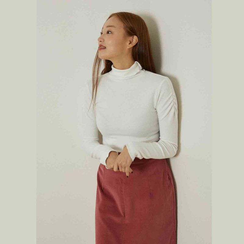Ebony shirring turtleneck top (white)