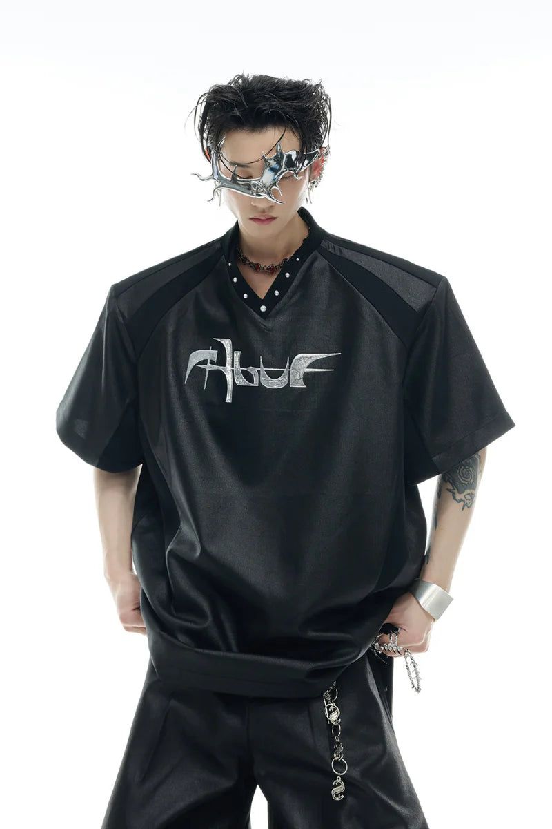 Argue Cultureの「イリデセントディコンストラクティドVネックTシャツ（トップス）」