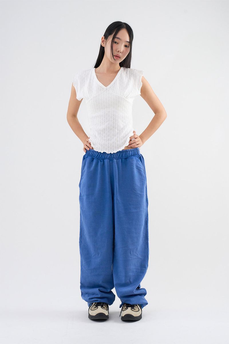Cut-off washed sweatpants