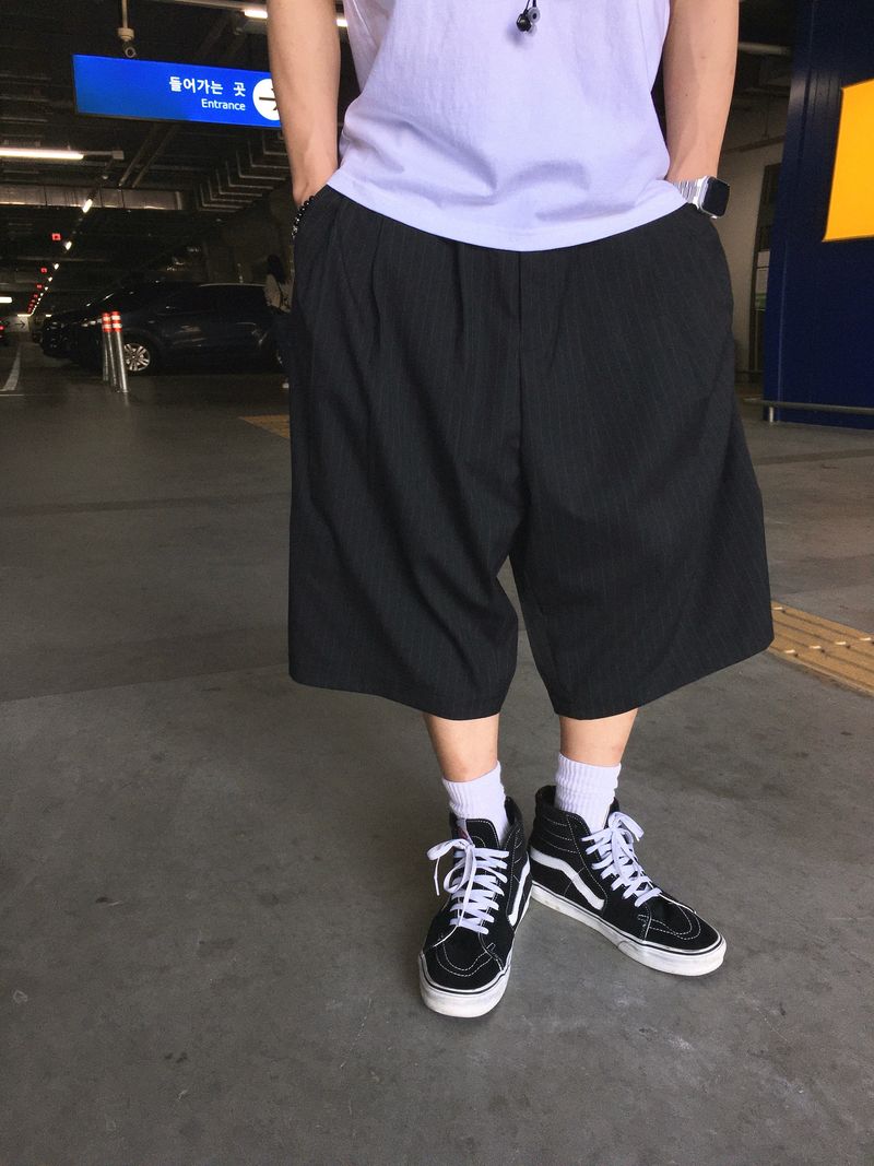  Delta Stripe Bermuda Slacks 2C