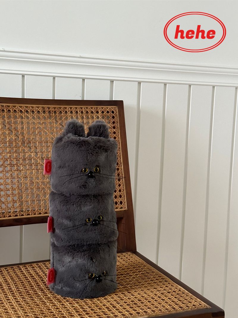Gray pepe Tissue Case