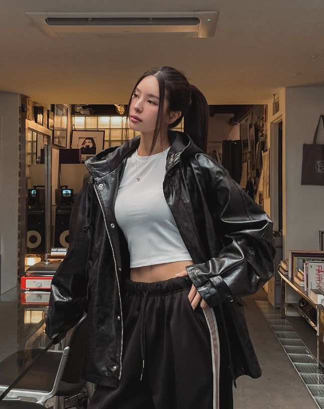 Seri glossy crack leather hoodie field jacket
