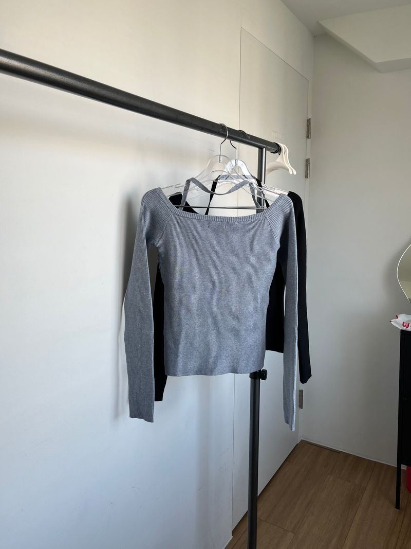 Halter Off-Shoulder Knitwear (2 colors)
