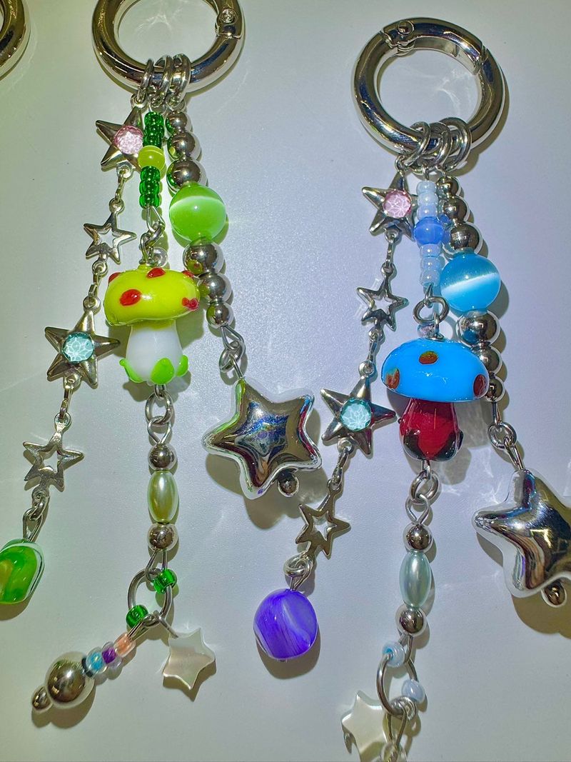Punk mushroom keychain (3color)