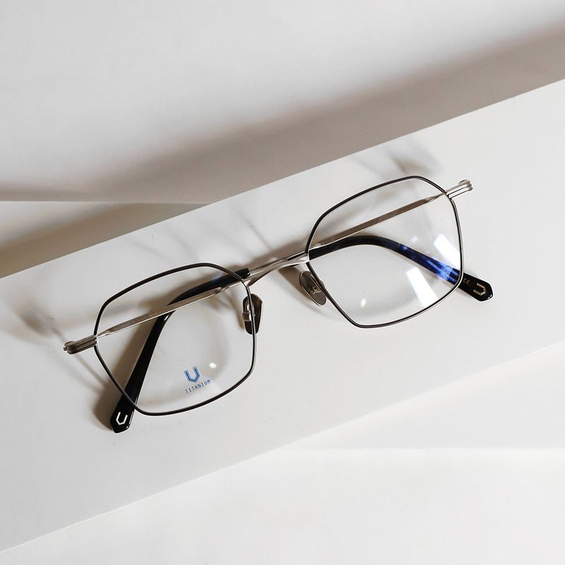 Knouun Square titanium glasses CODE. 101. B Sizzy Silver