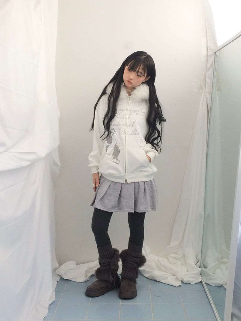 line and pleated dress