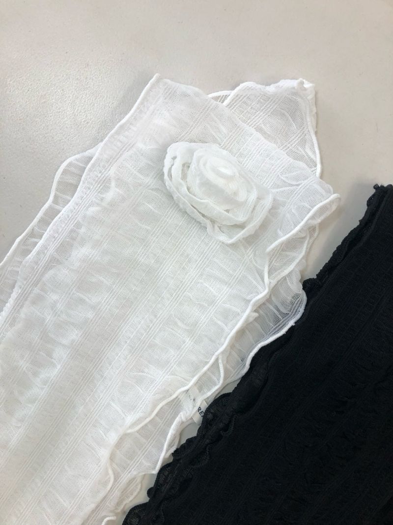 Wrinkle flower scarf