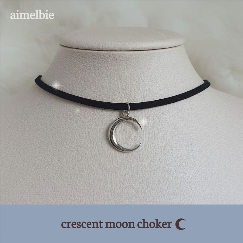 Crescent Moon Choker - Silver Color