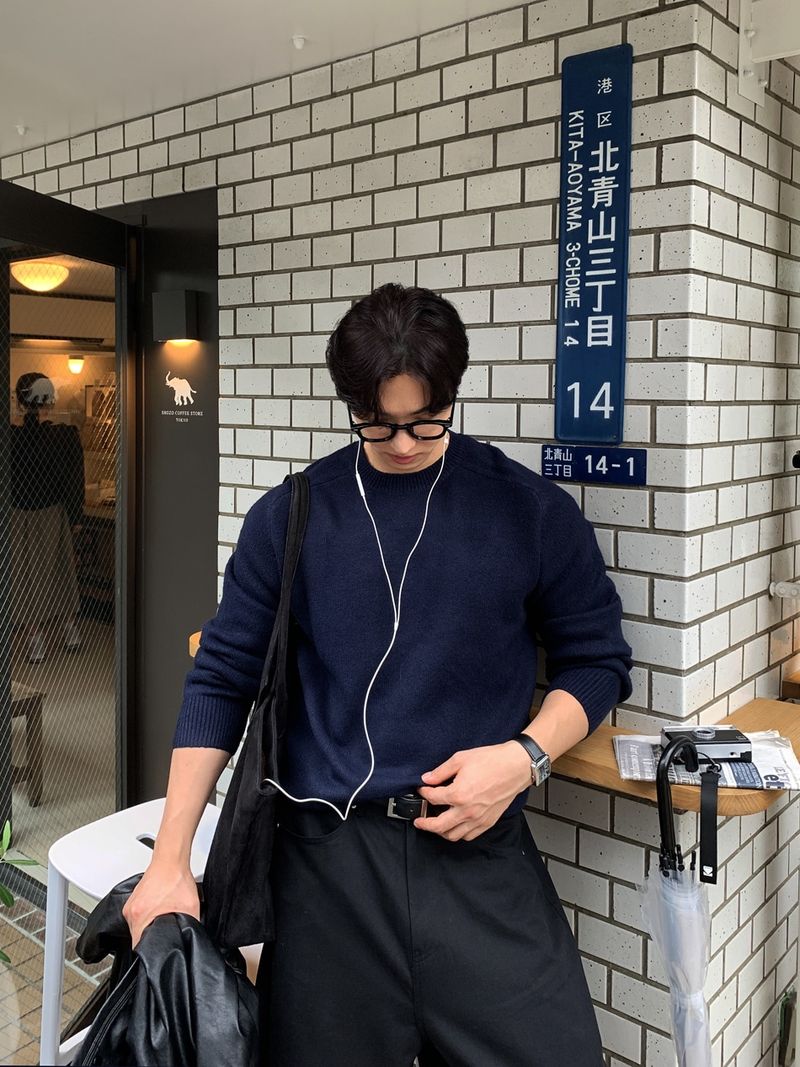 Look ディプロマクラシックサディショルダーラウンドニット