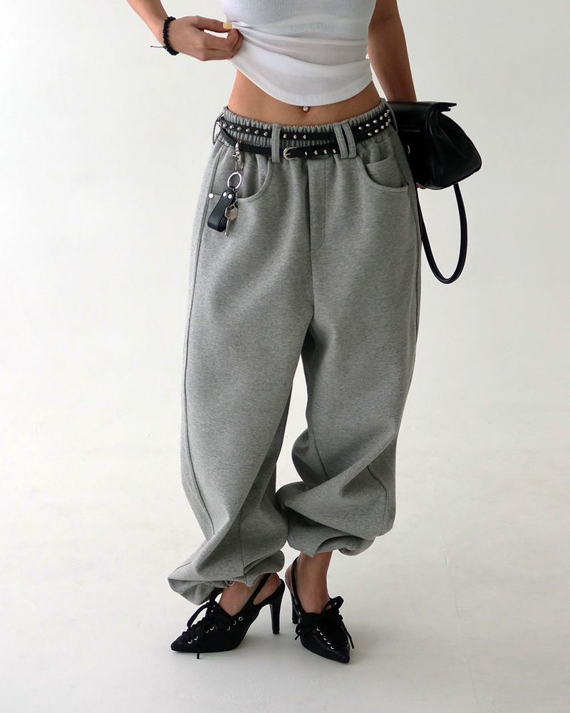a two-line cross stud belt