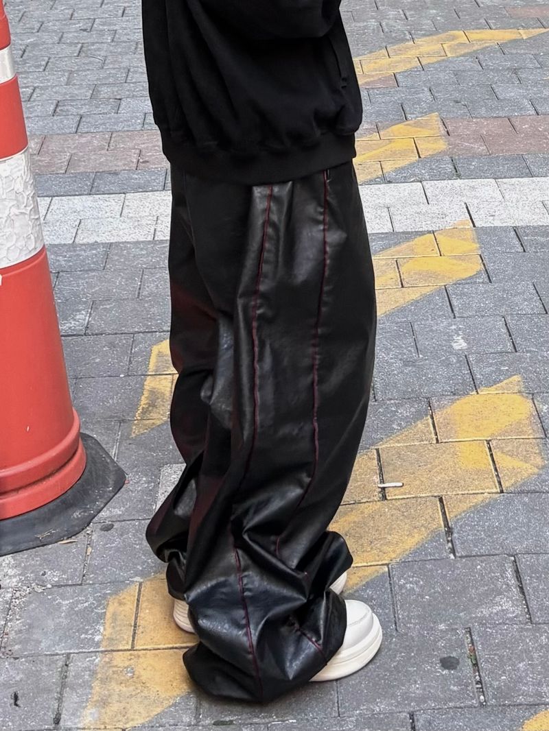 バーガンディパイピング レザー バルーンパンツ