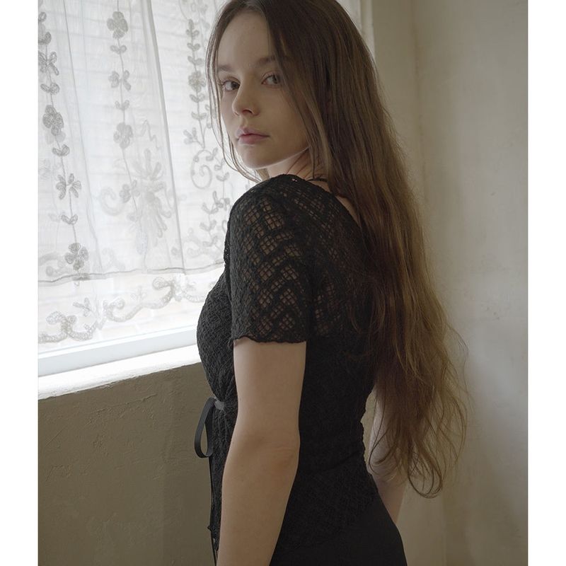 LACE RIBBON TOP-BLACK