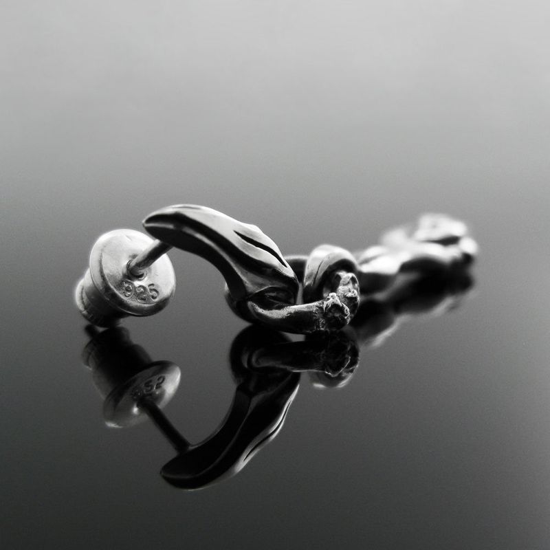 Sagitta silver earring