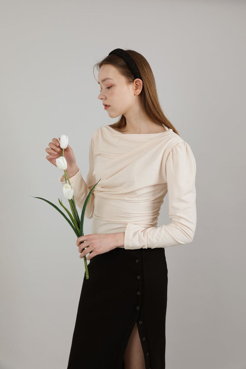 cattline(カトリーヌ)の「Drape Puff Shirring T-shirt Beige(Tops)」