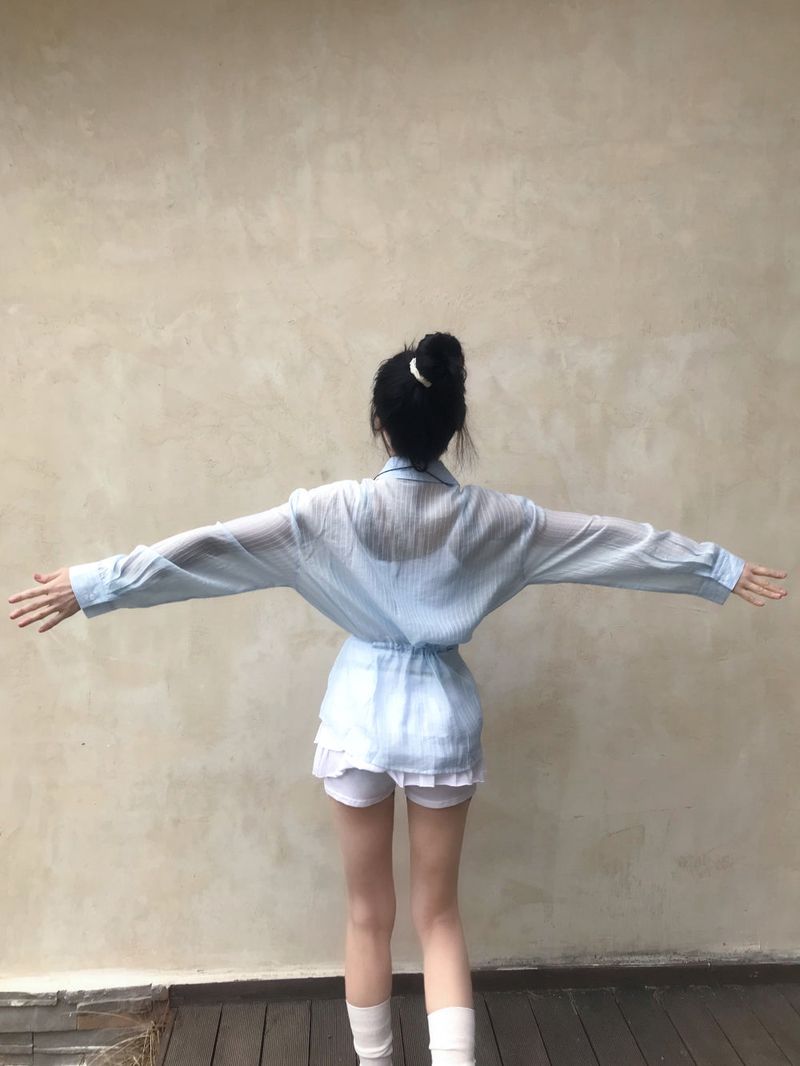Back Note Back Strap Oversized Long Sleeve Shirt
