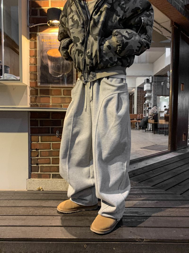 WHAT A LOOK（ワット ア ルック）の「Urs パネルカットスウェットパンツ（パンツ）」