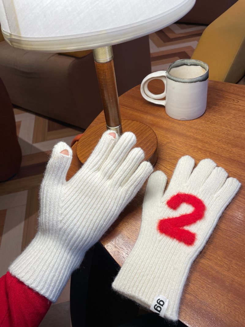 CUSTOM INITIAL KNIT RIBBON GLOVES