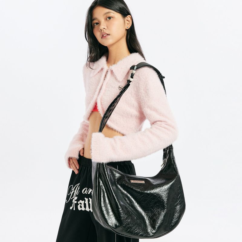 FALLETT（ファレット）の「CRACK LEATHER MOON BAG BLACK（Bags）」