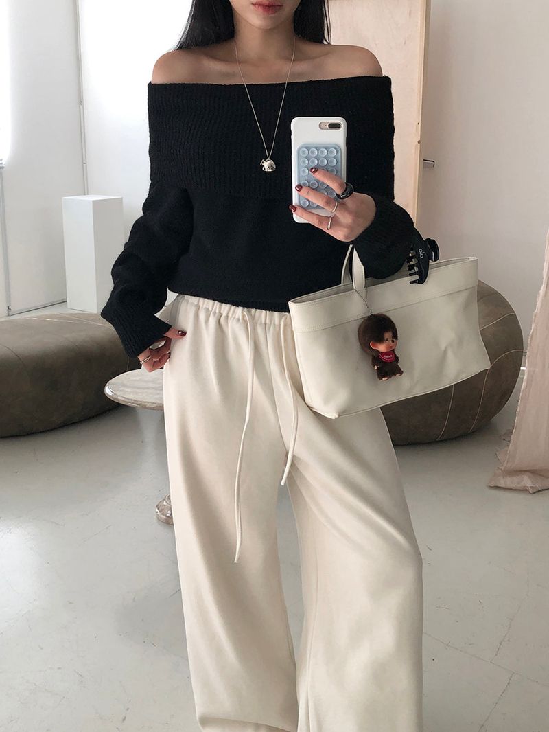 [MADE] Endelin Wool Off-Shoulder Knit