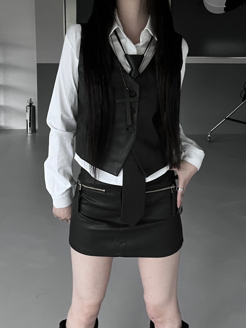 matte chic leather vest
