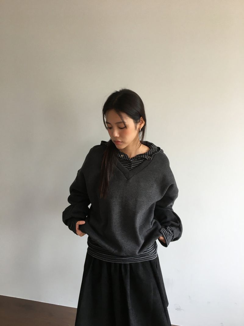 Lilac Peach V-Neck Sweatshirt (5 Colors)