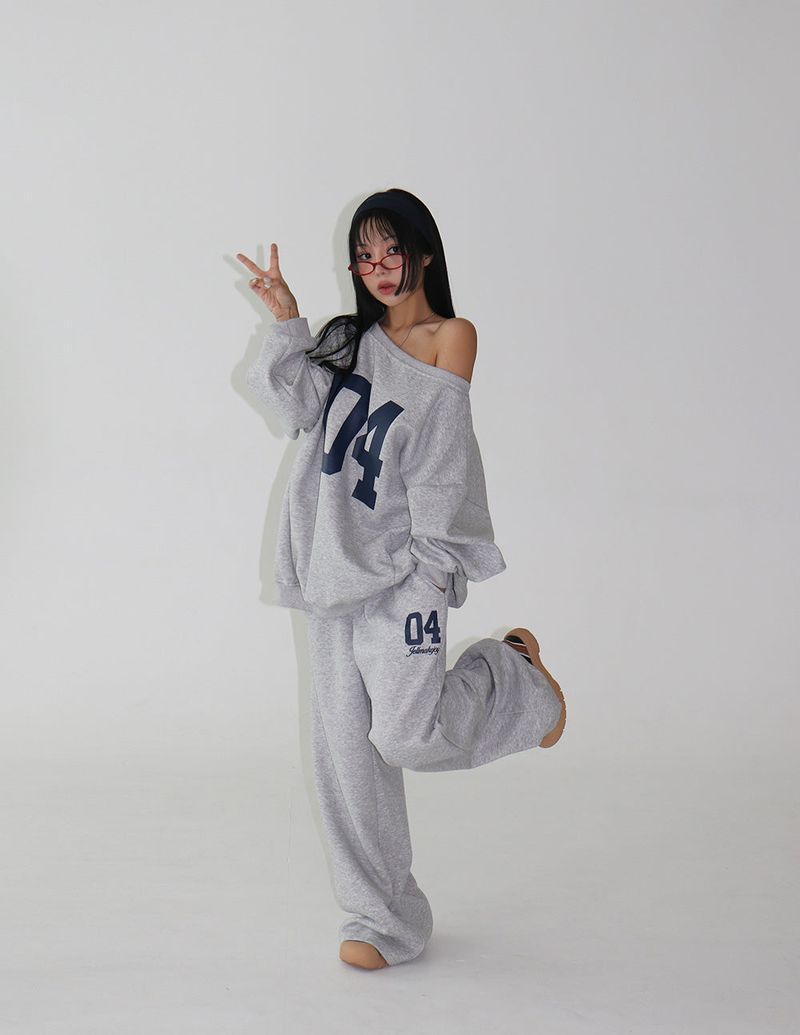 Number off-shoulder oversized fit sweat suit set