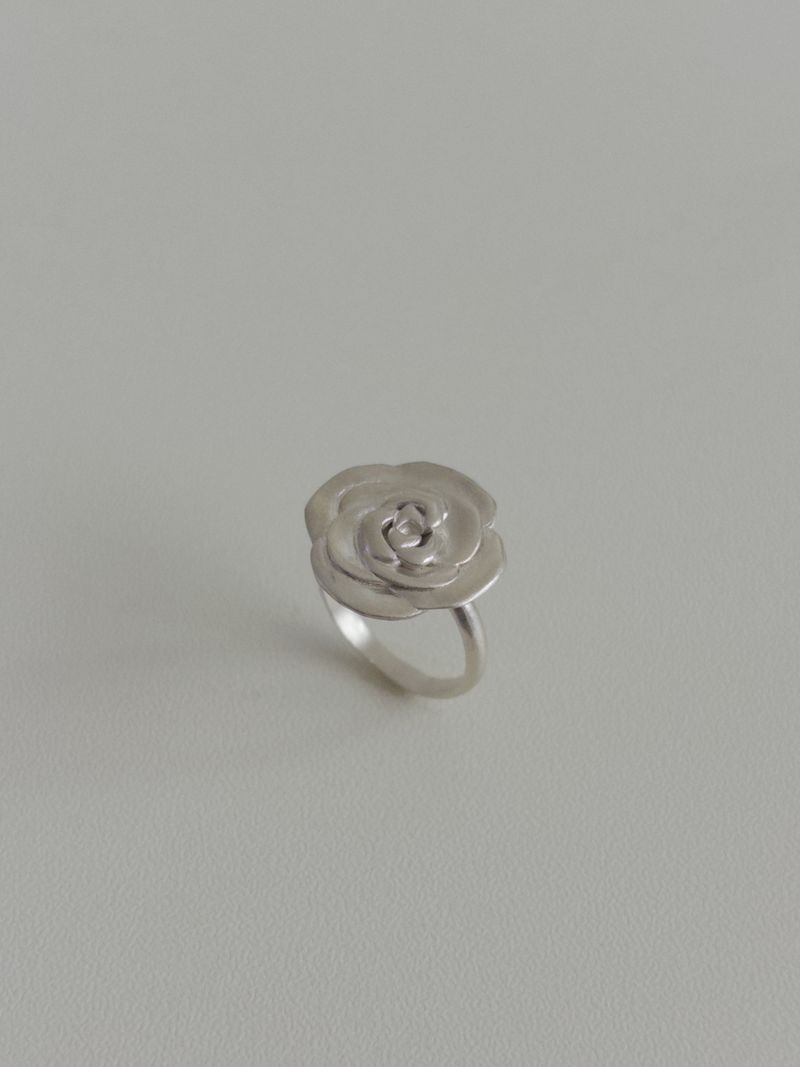 Big Flat Rose Ring