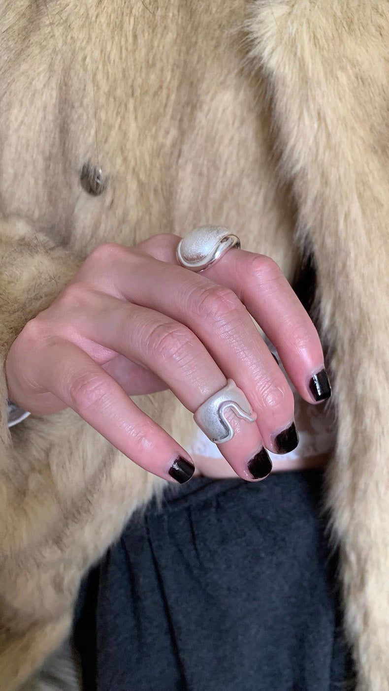 Horse shoe ring