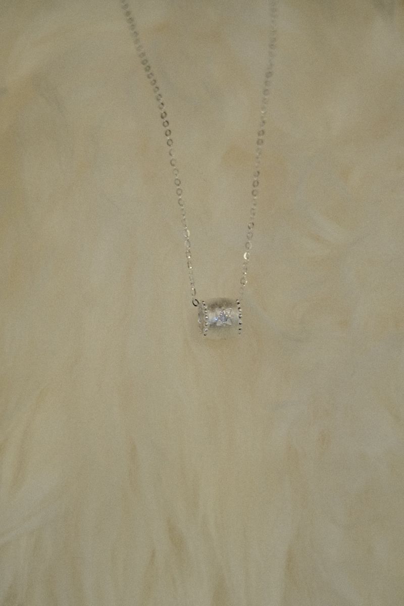 SPARKLE CYLINDER NECKLACE