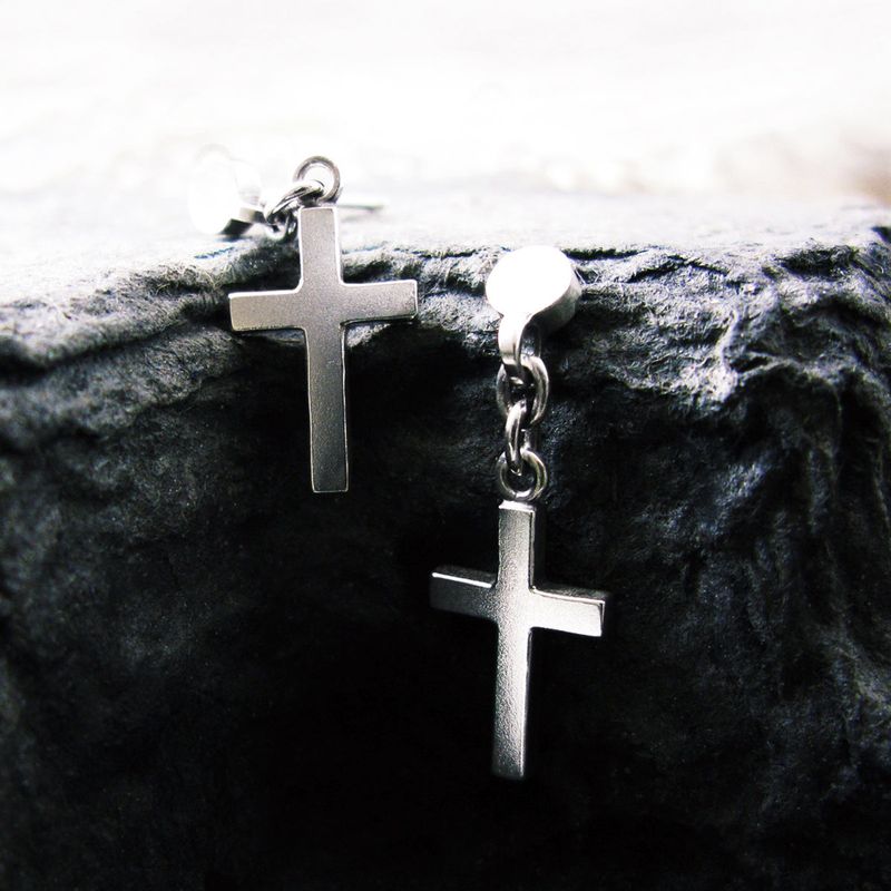 Naive Cross-D2 silver earring