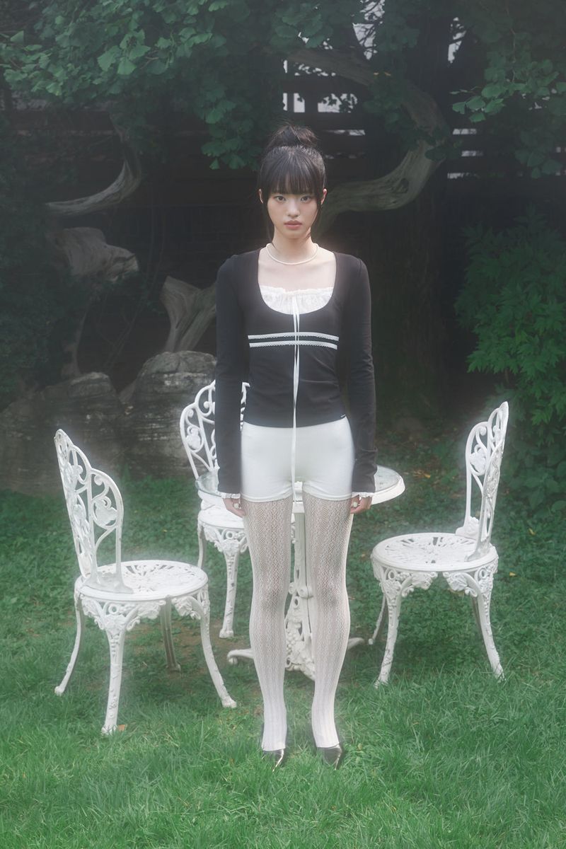 LACE RIBBON TOP (BLACK)