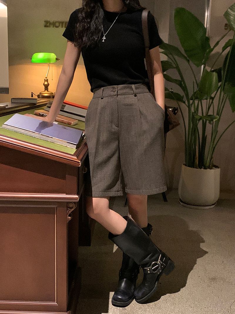 [MADE] Fidic Wool Herringbone Bermuda Pants