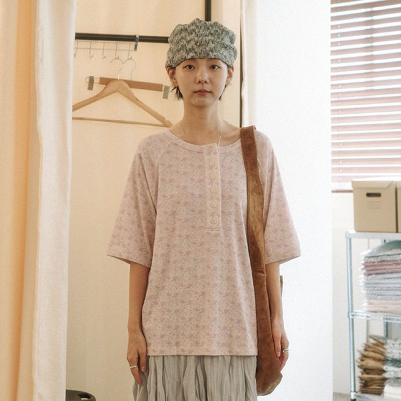 KOOKEESEE（クキシ）の「Baby Flower Henley Neck Tee（Tops）」