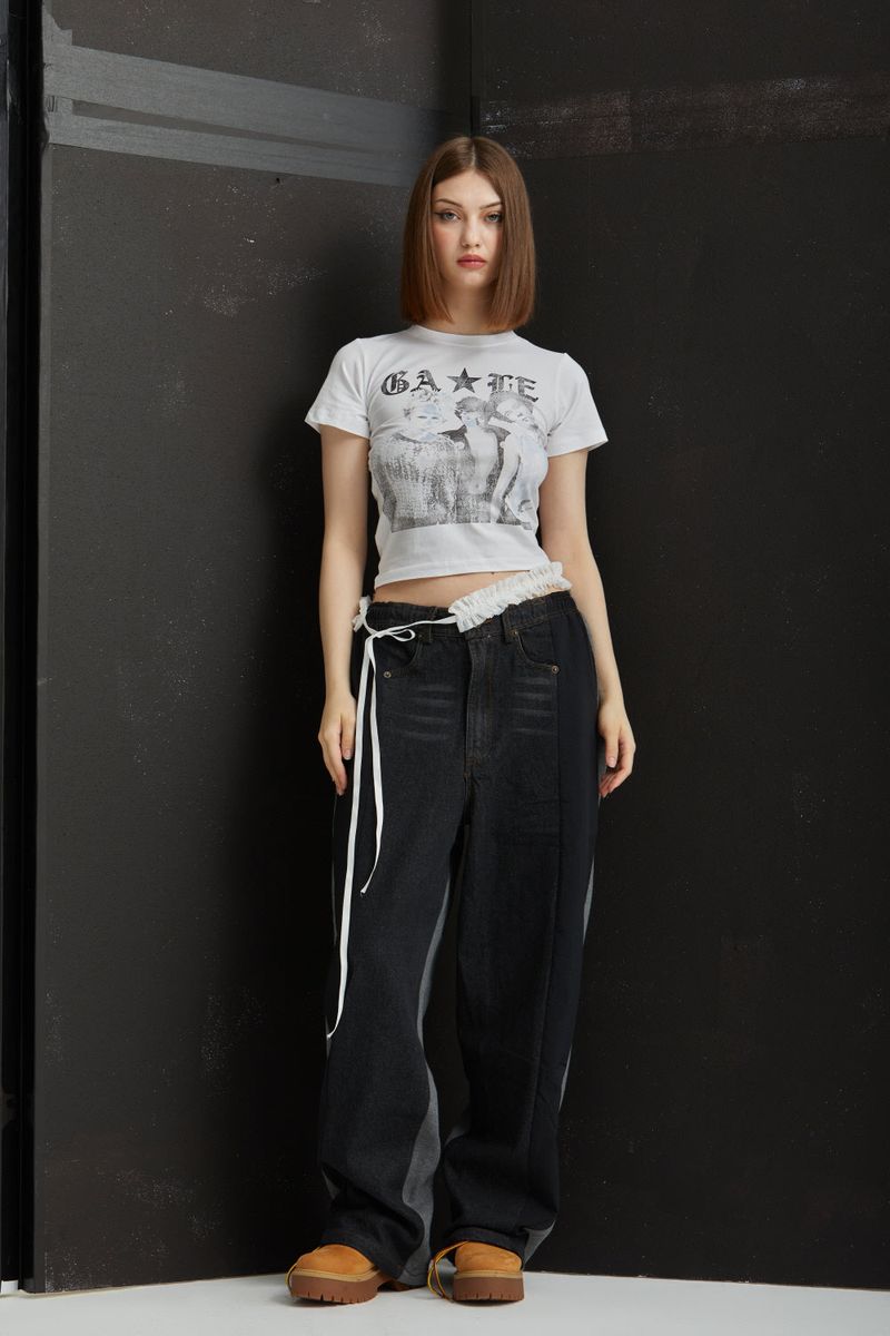 FRIENDS CROPPED T-SHIRT