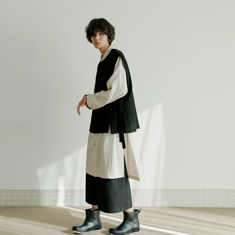 unisex button vest black