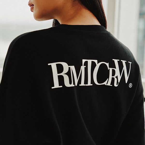 ROMANTIC CROWN（ロマンティッククラウン）の「RECENT LOGO LONG SLEEVE_BLACK（Tops）」