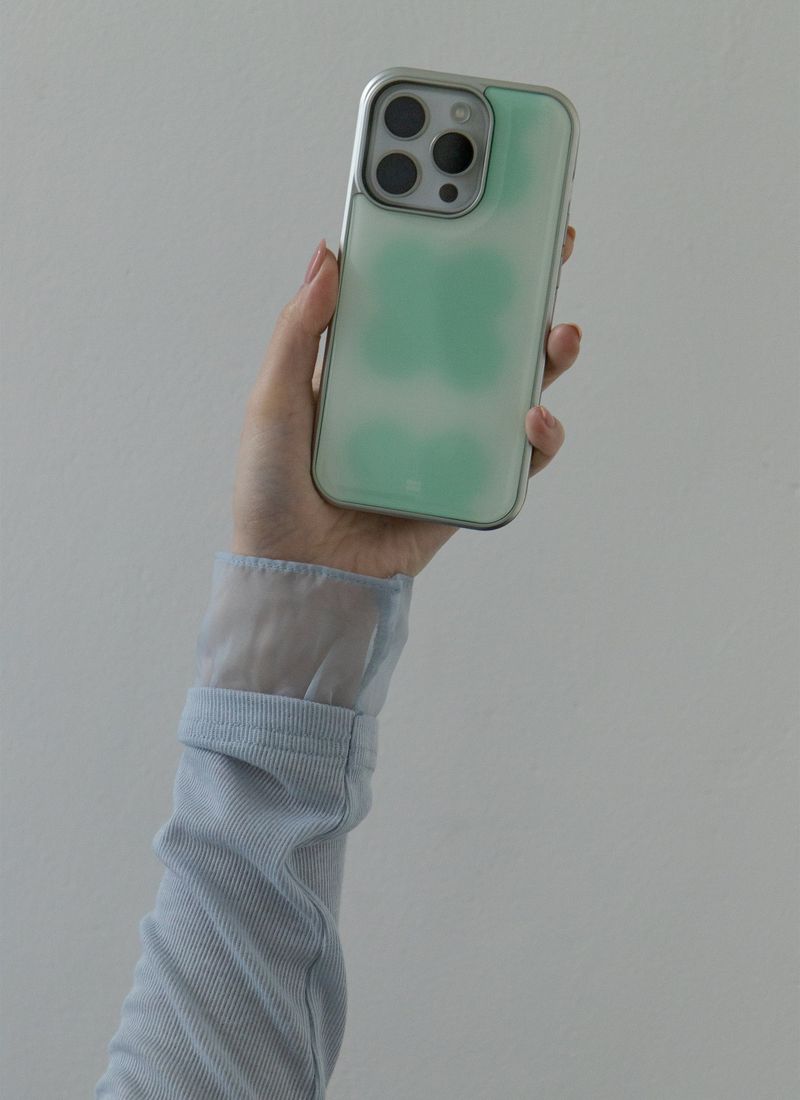 minomi(ミンノミ)の「hazy clover (green)(Smartphone Accessories)」