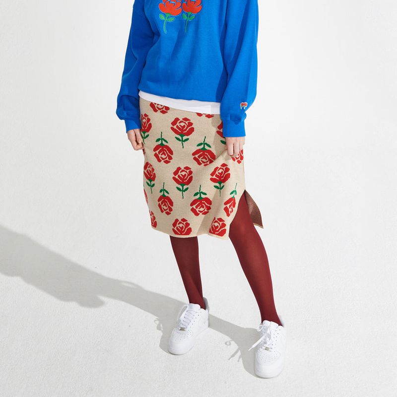 wonder visitor（ワンダービジター）の「Rose pattern Knit Skirt [Beige]（Skirts）」