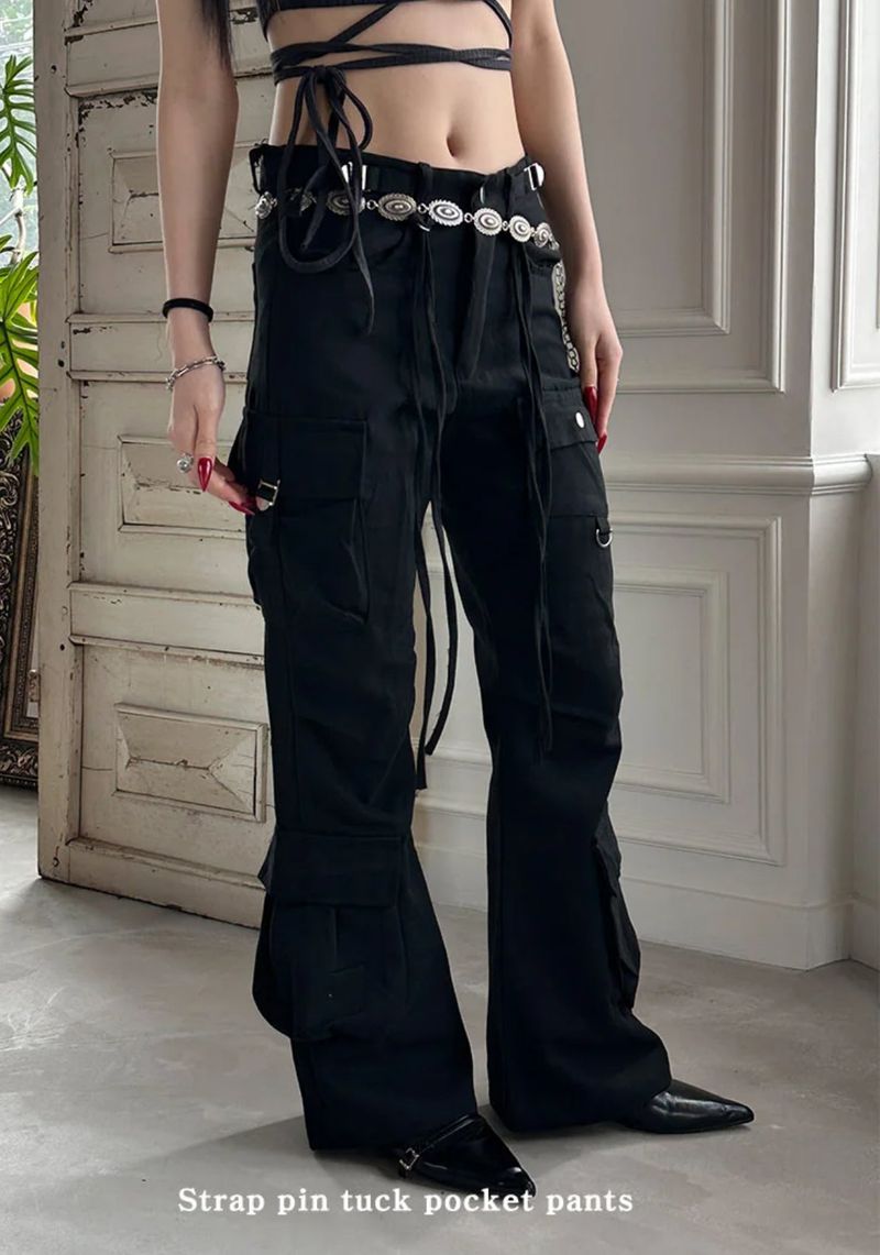 Strap pin tuck pocket pants