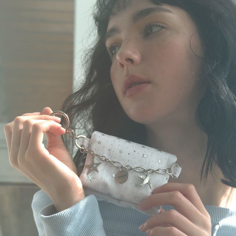 Star Chain wallet_white